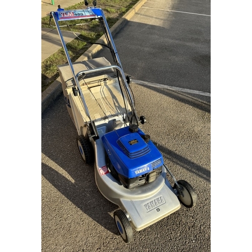 1520B - A Yamaha YLM453 lawn mower