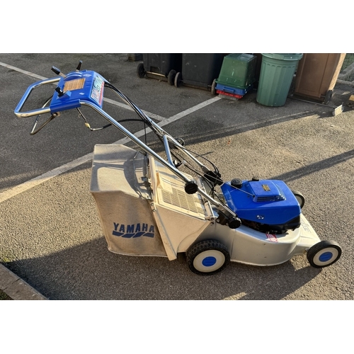 1520B - A Yamaha YLM453 lawn mower