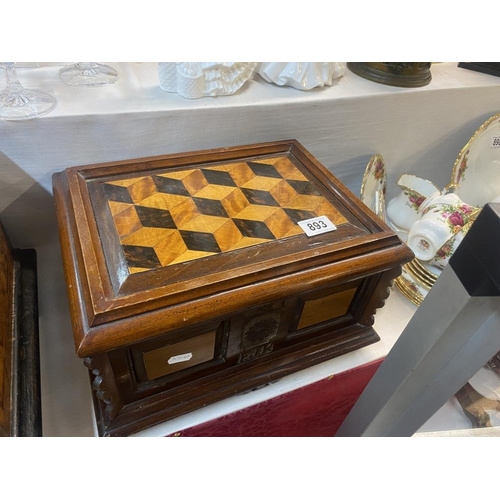 893 - An inlaid mahogany box