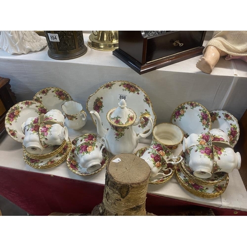 898 - A Royal Albert Old Country Rose 12 piece tea set