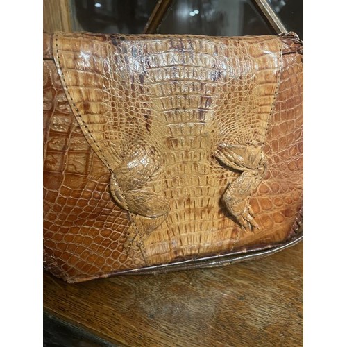 783 - A vintage alligator purse with head & feet A/F (needs attention)