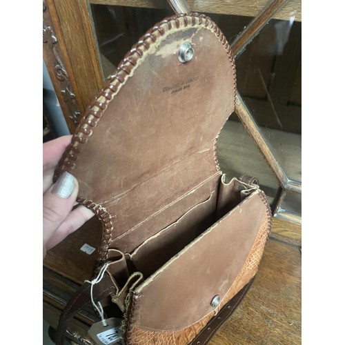 783 - A vintage alligator purse with head & feet A/F (needs attention)