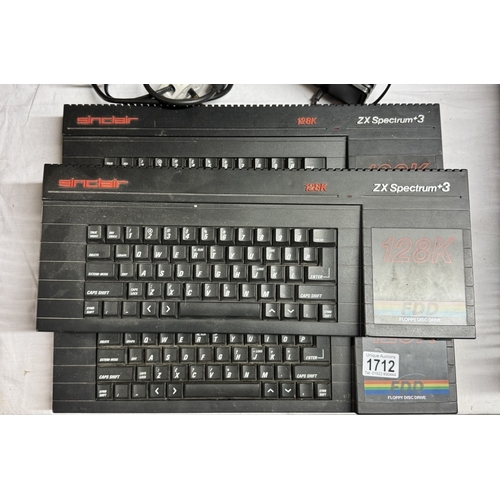 1712 - 3 x ZX-Spectrum +3 128K computers