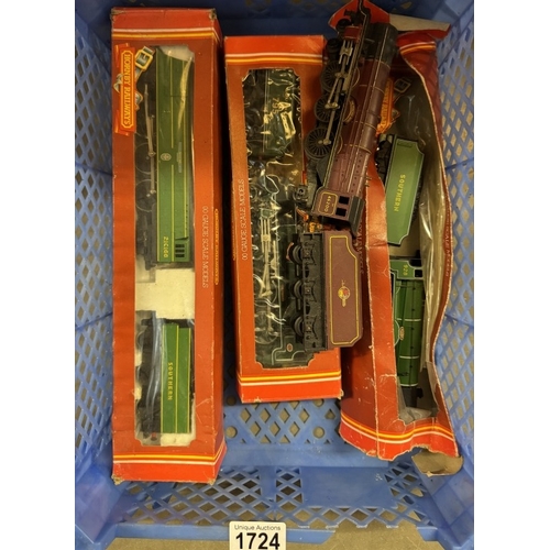 1724 - A boxed Hornby Battle of Britain Spitfire Locomotive & 3 other model train engines.