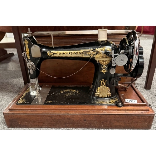 1781 - A vintage Singer sewing machine, serial number S826962