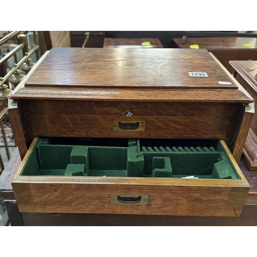 1790 - An Edwardian oak canteen of cutlery empty box with brass plaque, dated 1918