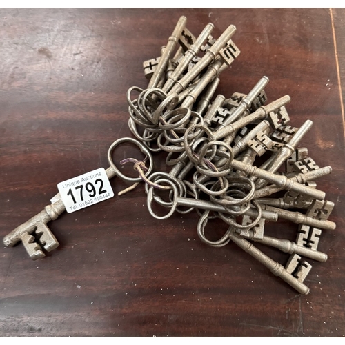 1792 - A bunch of vintage large iron keys