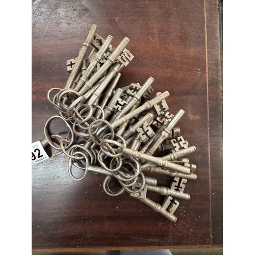 1792 - A bunch of vintage large iron keys