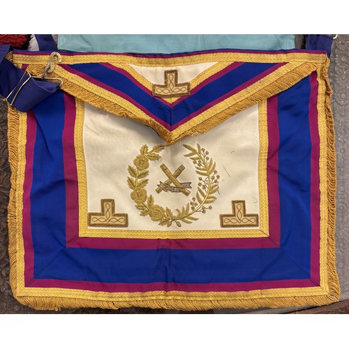 1824 - Knight templars cloaks (Connection Linc Large badge) with model ship & masonic aprons