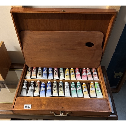 1832 - A large oak ply artists box with contents including 28 Windsor & Newton winter oil colour paints. Bo... 