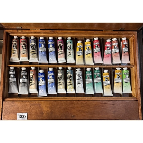 1832 - A large oak ply artists box with contents including 28 Windsor & Newton winter oil colour paints. Bo... 