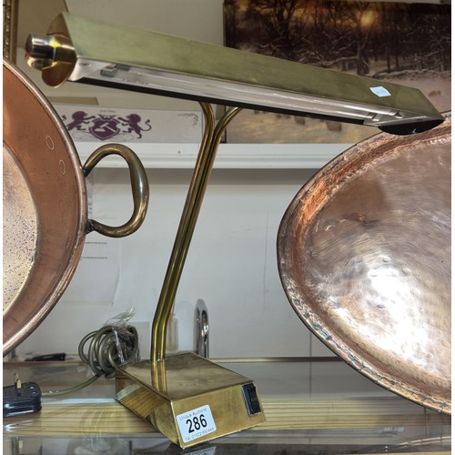 286 - A good quality brass desk lamp.