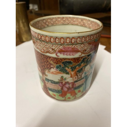 706 - A circa 1770 Chinese Famille Rose cylindrical mug, decorated with oriental figures and children with... 