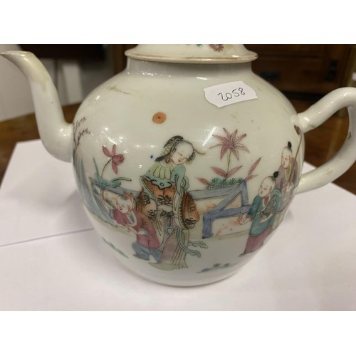 726 - A 19th century Chinese porcelain teapot decorated with figures