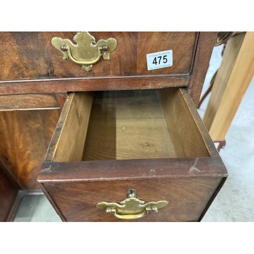 475 - A good quality small mahogany kneehole desk.