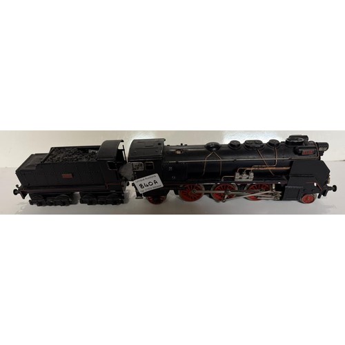 840A - A PAYA 0 gauge  3 rail locomotive & tender