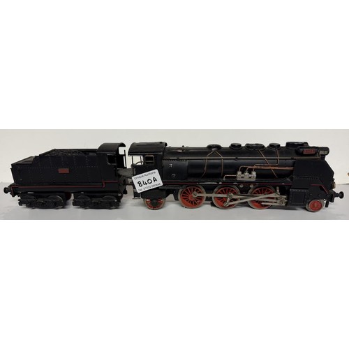 840A - A PAYA 0 gauge  3 rail locomotive & tender