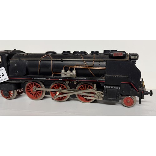 840A - A PAYA 0 gauge  3 rail locomotive & tender