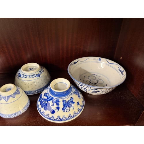 585 - A selection of Chinese ceramic bowls