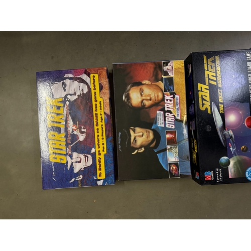 589 - 4 Star Trek board games