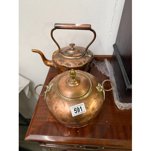 591 - A Victorian copper kettle & A lidded pot