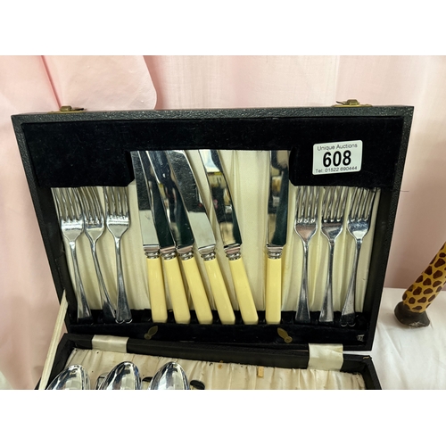 608 - A vintage canteen of cutlery