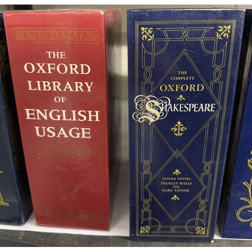 675 - A selection of Oxford English dictionaries, poetry & Shakespear books