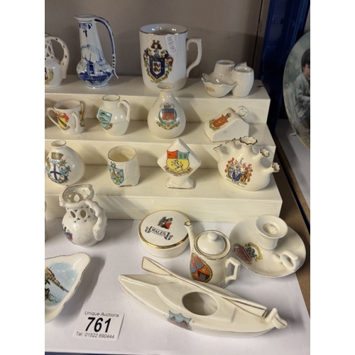 761 - A selection of crested china