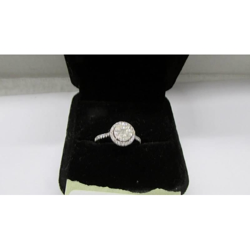 1010 - A 1.25ct round diamond ring set in yellow gold, size L, 2.1 grams.