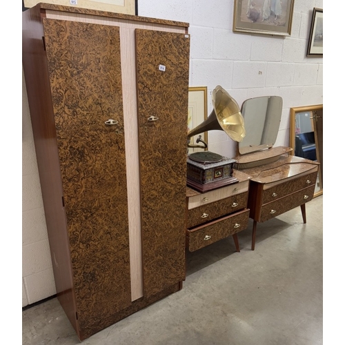 914 - A wardrobe, dressing table & drawers set