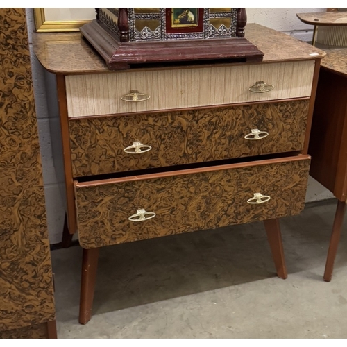 914 - A wardrobe, dressing table & drawers set