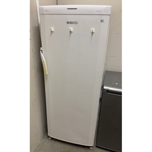 921 - A Beko freezer