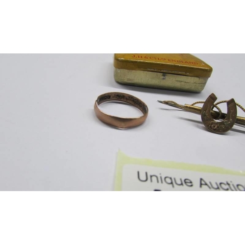 1049 - A 9ct gold ring and bar brooch, both a/f, 2.88 grams.