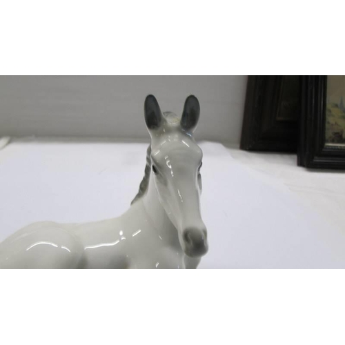 1064 - A white horse - Made in USSR.