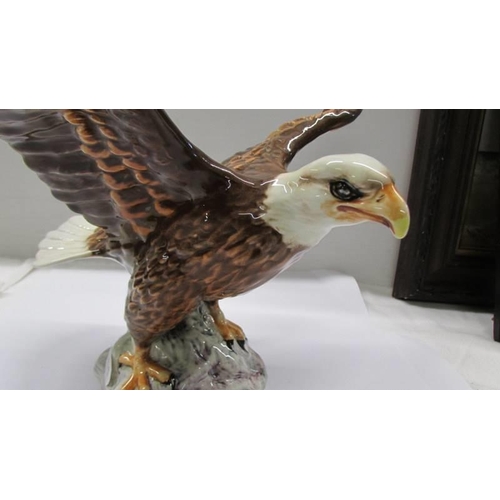 1070 - A Beswick Bald Eagle.