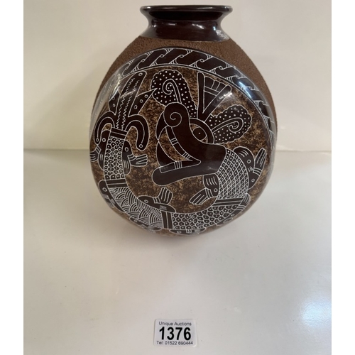 1376 - A South American Nicaragua signed vase