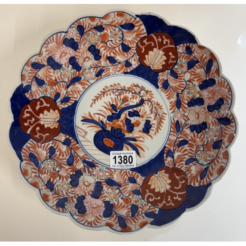 1380 - A Japanese Imari fluted edge plate