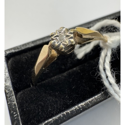 1099 - A single stone 9ct gold ring, size L, 1.14 grams.