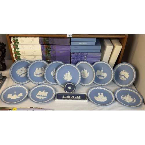 1238 - A collection of 25 Wedgwood Christmas plates 1969-1988-1991, 1997,1995-1997 & other Wedgwood items