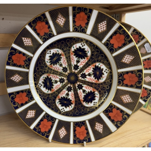 1256 - 4 Royal Crown Derby Imari 1128 large plates (approximately 27cm diameter)