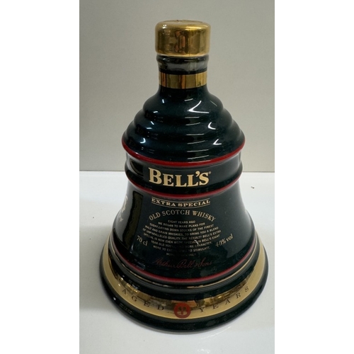 1264 - 3 boxed Bells whiskey decanters, all full, Christmas 1993, 1994 aged 8 years & 1995 aged 8 years