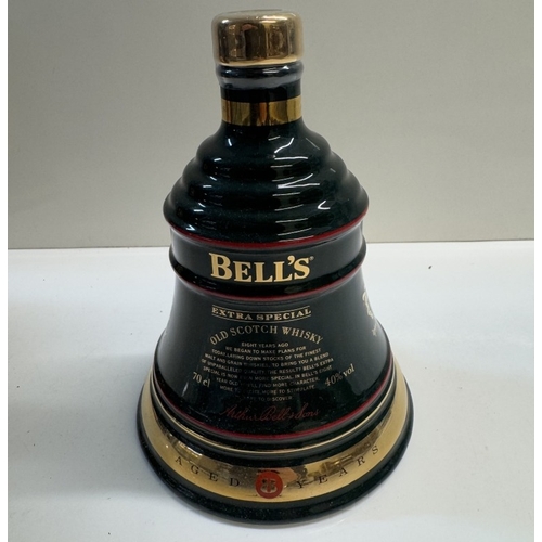 1264 - 3 boxed Bells whiskey decanters, all full, Christmas 1993, 1994 aged 8 years & 1995 aged 8 years