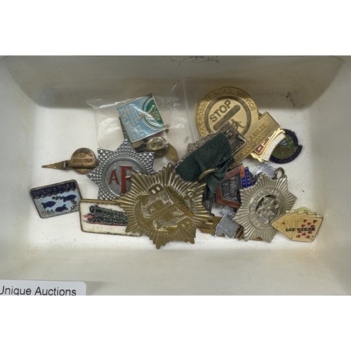 1128 - An interesting collection of badges & pins including Boys Brigade, National Union of Railways, ARP &... 