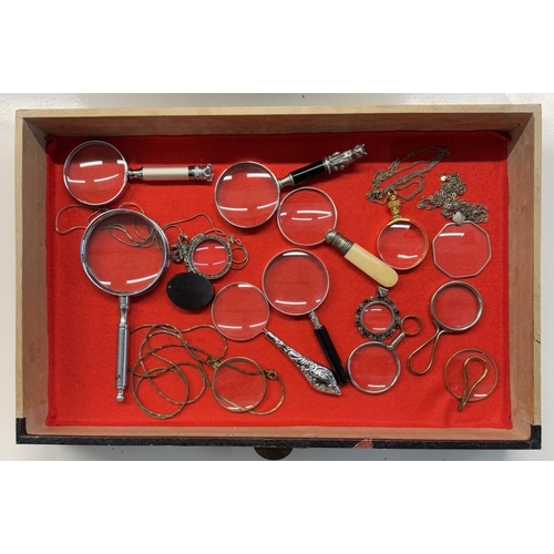 1133 - A 4 drawer cabinet of vintage & other spectacles, Lorgnettes & monocles etc.