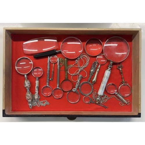 1133 - A 4 drawer cabinet of vintage & other spectacles, Lorgnettes & monocles etc.