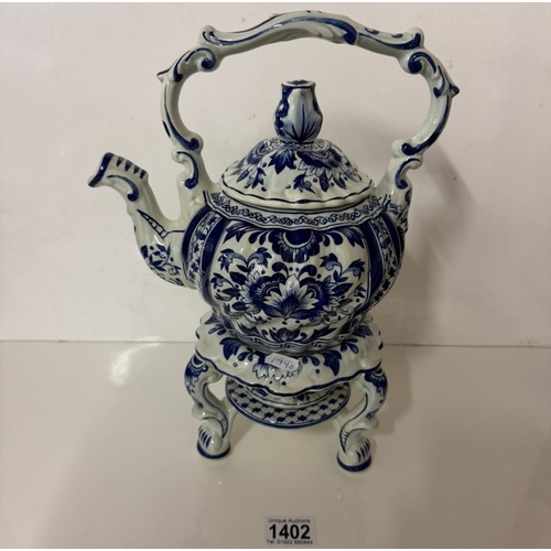 1402 - A blue & white Boch Amsterdam ceramic kettle on stand