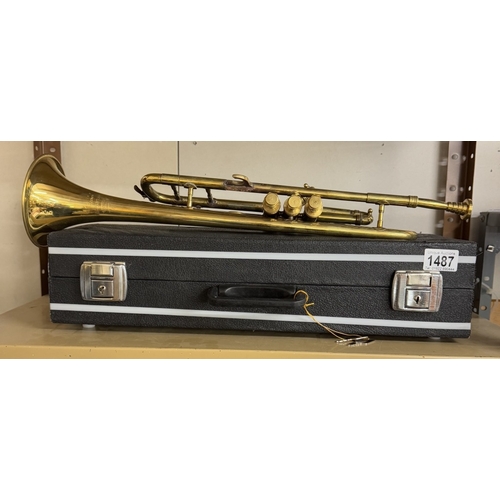 1487 - A brass trumpet with case