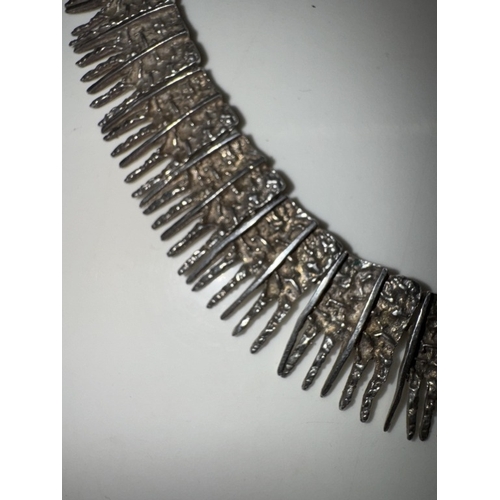 1110 - A 900 silver brutalist style choker (approximately 78 grams)