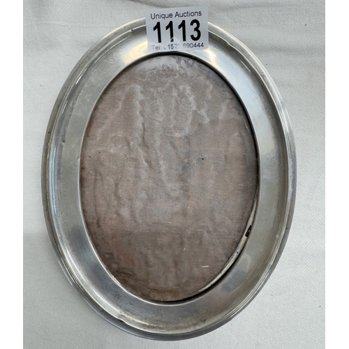 1113 - A Birmingham silver 1938 oval photograph frame by A & J Zimmerman 16.5 x 21cm inner, 16 x 11.5cm Out... 