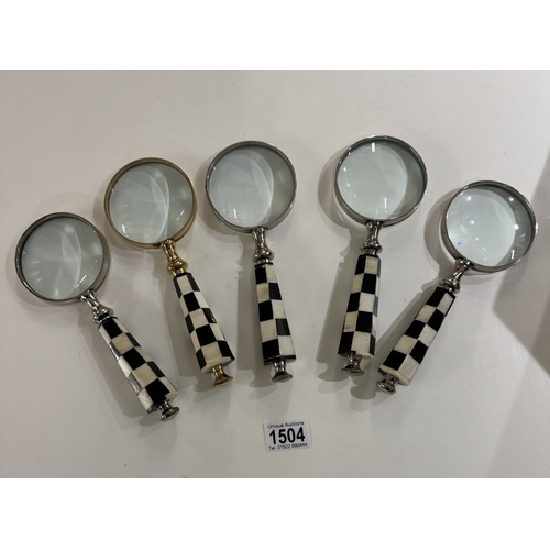 1504 - 5 Magnifying glasses